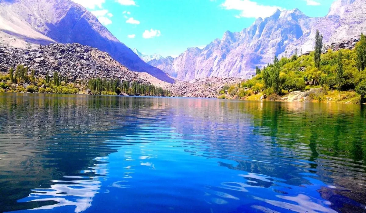 Beauty_-_Uppaer_Kachura_Lake_Sakardu Large